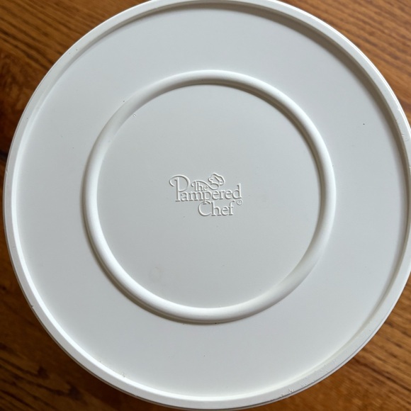 The Pampered Chef 3-piece Glass Pedestal Trifle Bowl with White Lid- vintage - Picture 7 of 13